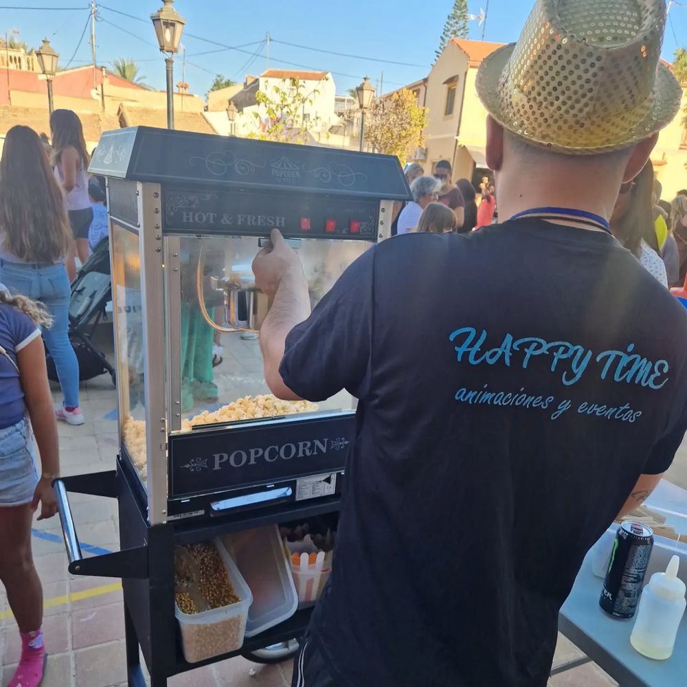 Carro de palomitas de Happy Time en una fiesta
